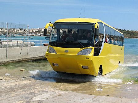 Автобус-амфибия Amphicoach. Начат серийный выпуск